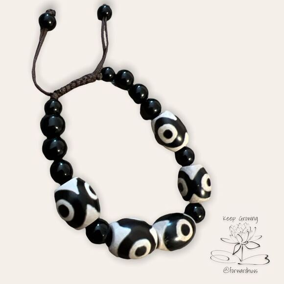 Adjustable Black and White Bracelet - Adorable - Picture 4 of 7
